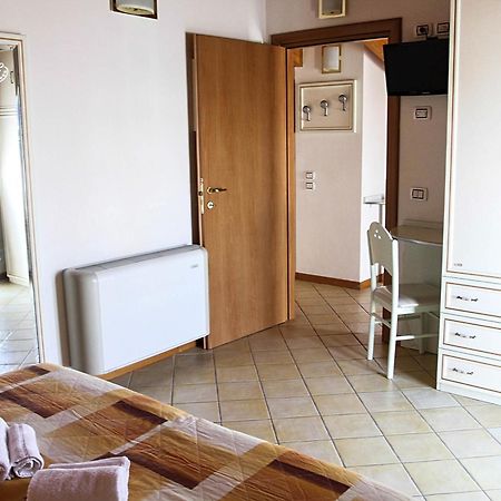 Hotel Ariston Мисано Адриатико Екстериор снимка
