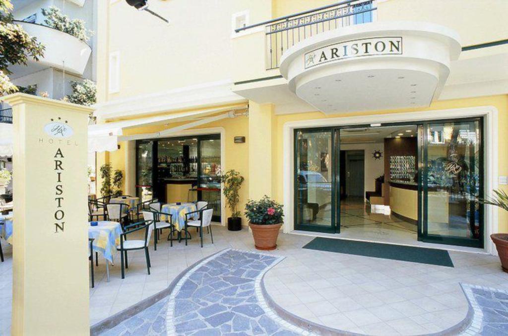 Hotel Ariston Мисано Адриатико Екстериор снимка