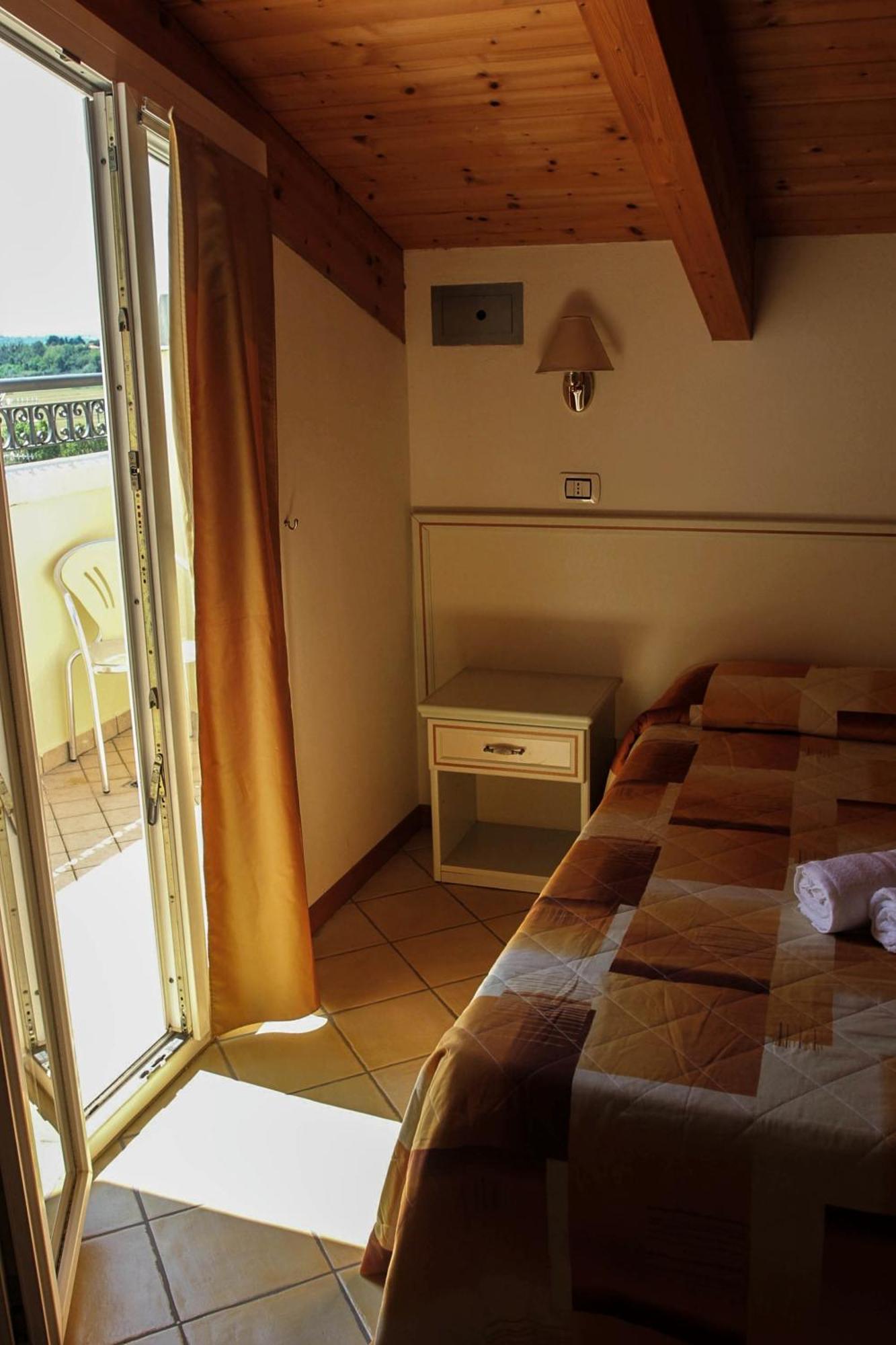 Hotel Ariston Мисано Адриатико Екстериор снимка