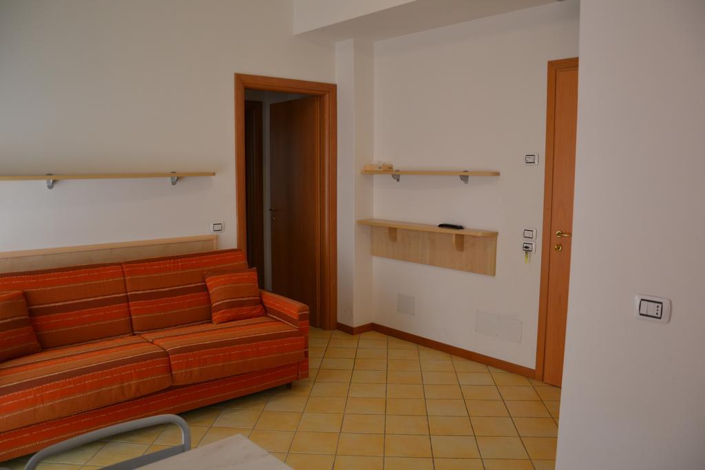 Hotel Ariston Мисано Адриатико Екстериор снимка