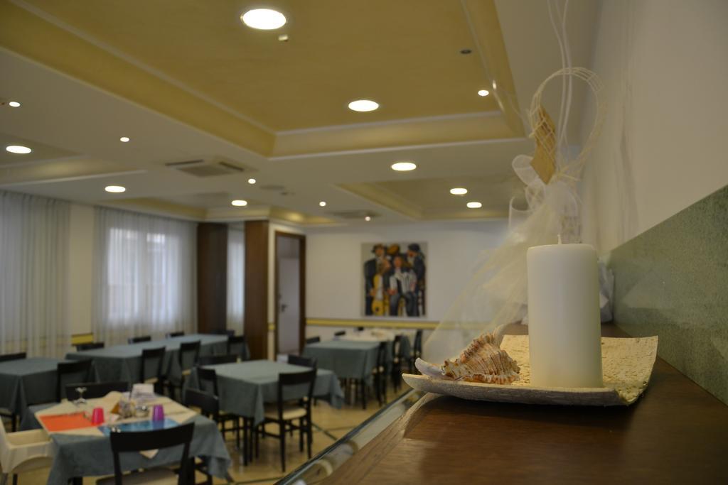 Hotel Ariston Мисано Адриатико Екстериор снимка