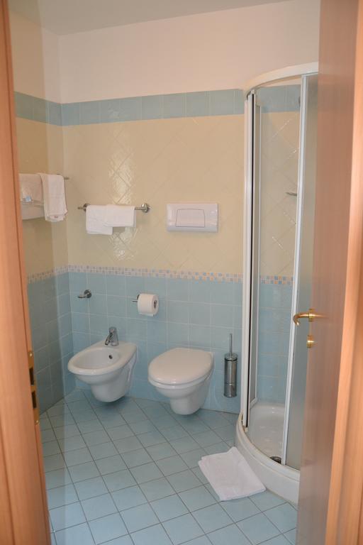 Hotel Ariston Мисано Адриатико Екстериор снимка