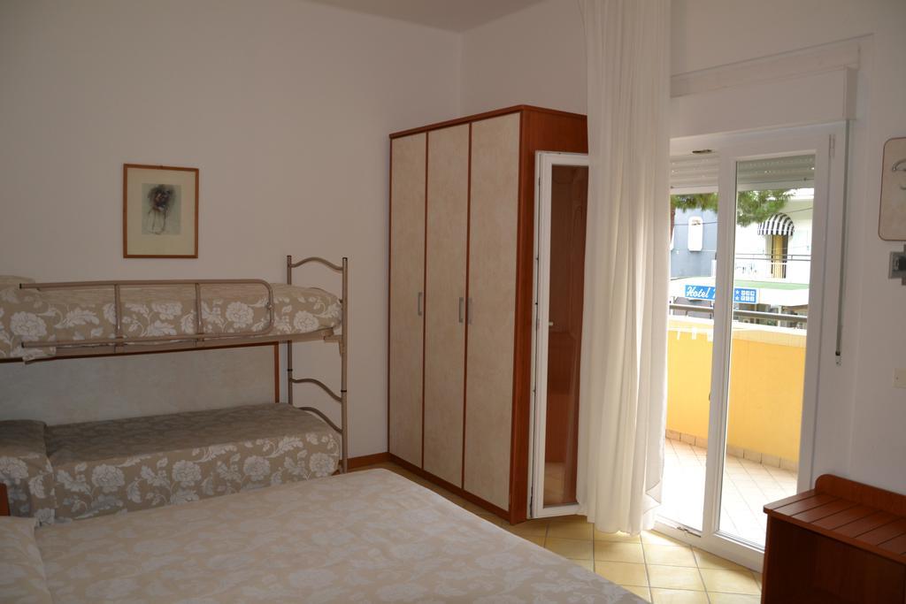 Hotel Ariston Мисано Адриатико Стая снимка